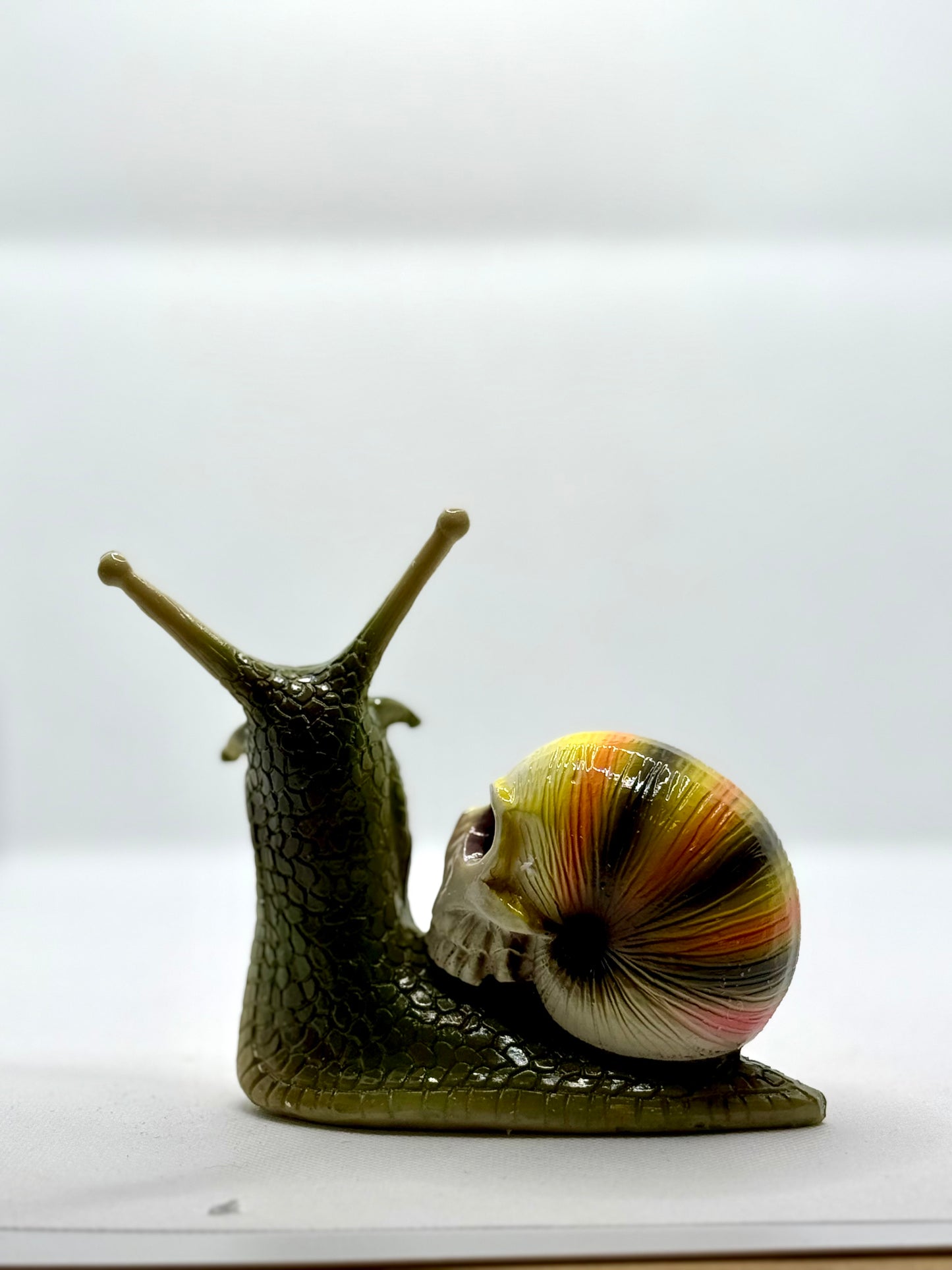 Sketchy Snail outdoor ornament Orange/Green