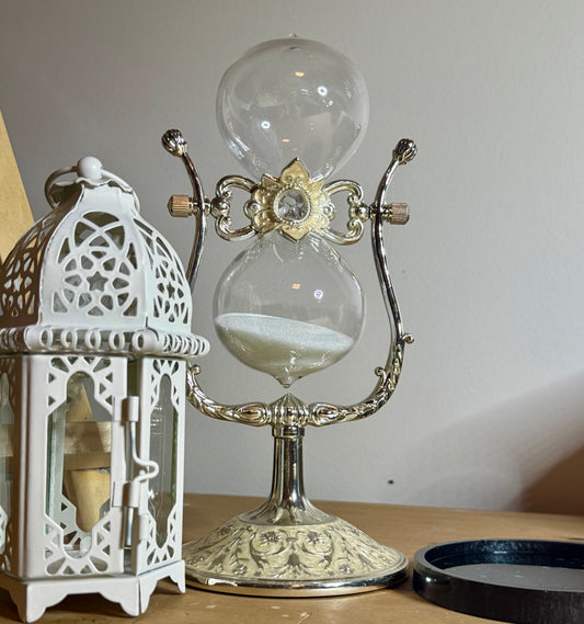 Enamel and metal quarter- hourglass